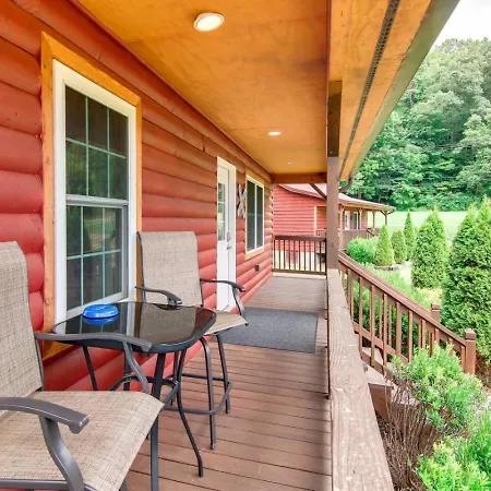 Train Rides, Trails And Casino Fun Is Your Smoky Hub